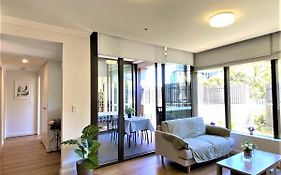 Greenview In Sydney Olympic Park - 2 Bedrooms & Private Patio Apt